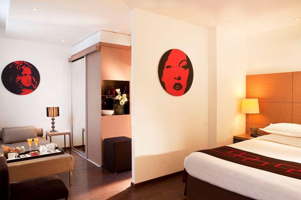 Villathena Paris Room photo