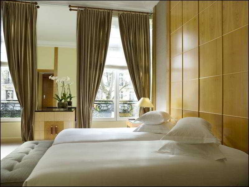 Villathena Paris Room photo